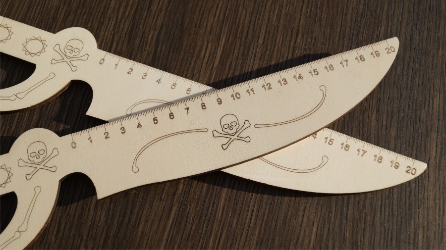 Pirate sword ruler